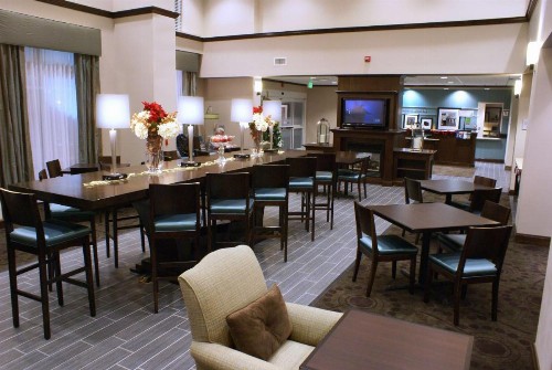Hampton Inn & Suites Suisun City Waterfront - image 9