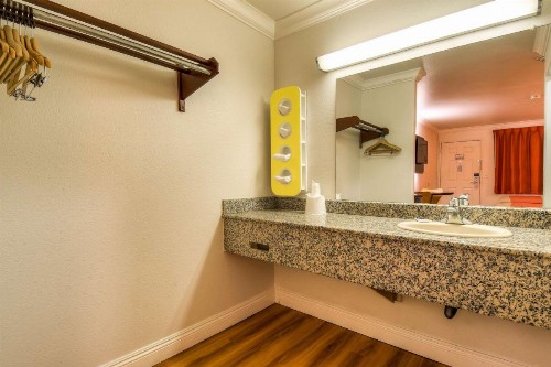 Motel 6-Menifee CA - image 8