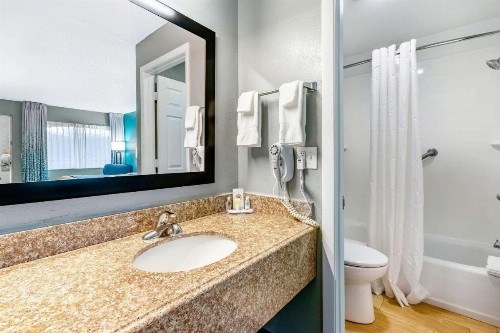 Comfort Inn Sun City Center-Tampa South - image 31