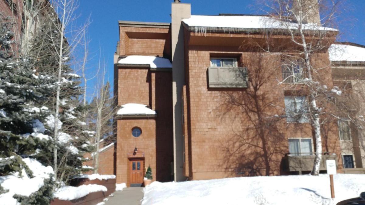 Elkhorn Village - image 2