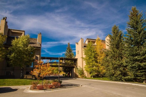 Elkhorn Village - image 6