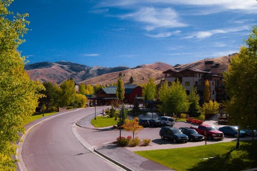 Elkhorn Village - image 8