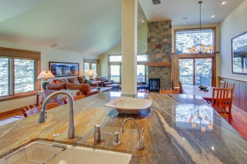 Legends - Simply Perfect Elkhorn Retreat - image 12