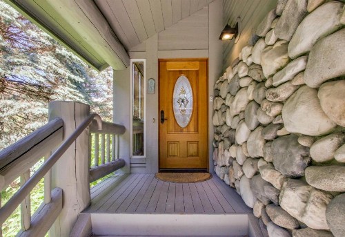 Legends - Simply Perfect Elkhorn Retreat - image 2