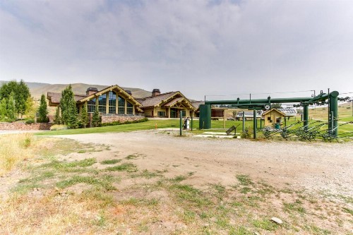 Legends - Simply Perfect Elkhorn Retreat - image 8