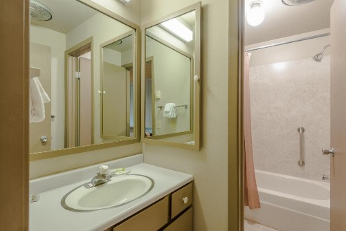 Villager Condominium with Sun Valley Amenities - image 2
