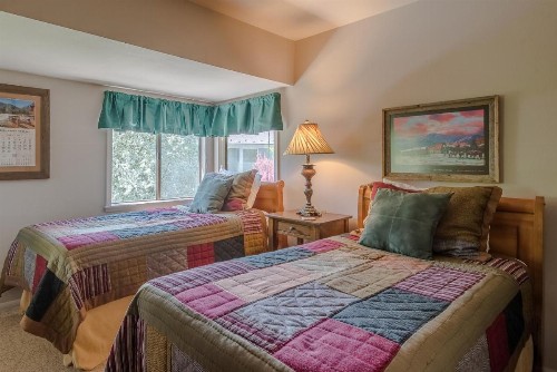 Villager Condominium with Sun Valley Amenities - image 8
