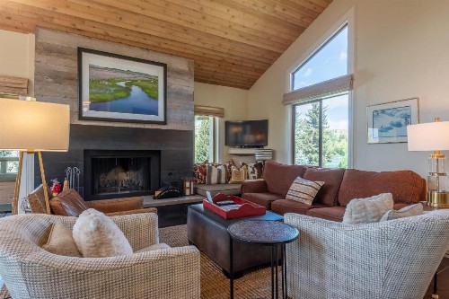 Wildflower Penthouse with Baldy Views - image 1