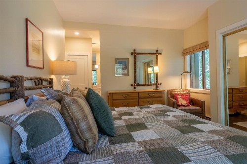 Wildflower Penthouse with Baldy Views - image 2