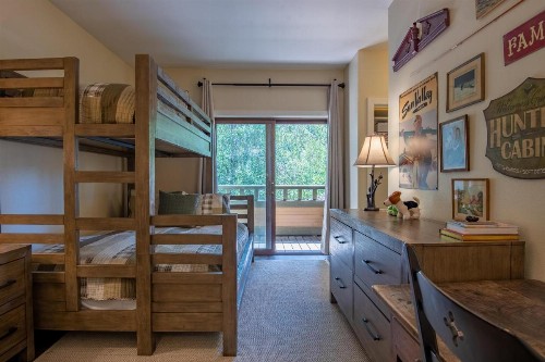 Wildflower Penthouse with Baldy Views - image 31