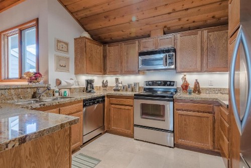 Sunburst Condominiums Elkhorn on Golf Course - image 3