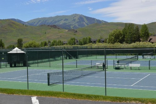Sunburst Condominiums Elkhorn on Golf Course - image 31