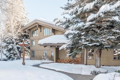 Lodge Apartments with Sun Valley Amenities - image 34