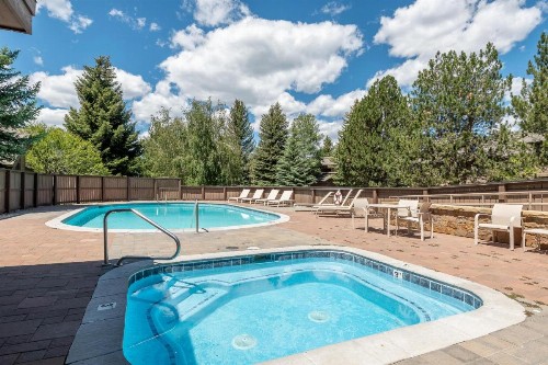 Snowcreek Condominiums Summer Pool with Sun Valley Amenities - image 25