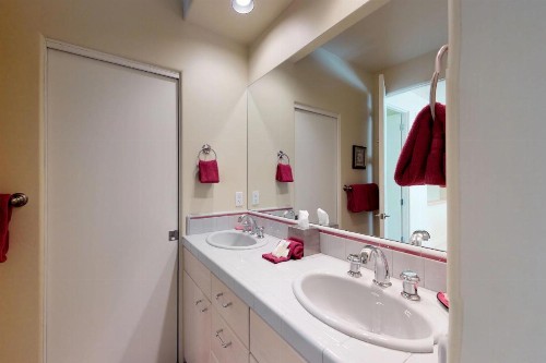 Meadowridge Retreat - image 9