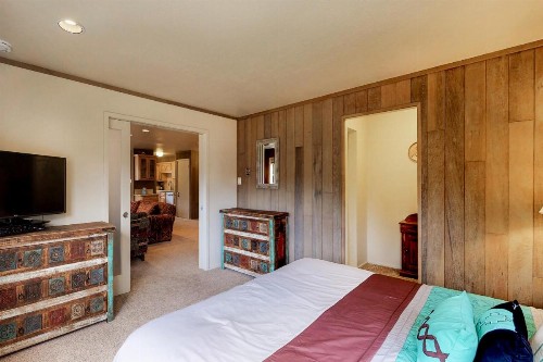 Cozy Cottonwood Getaway - image 10