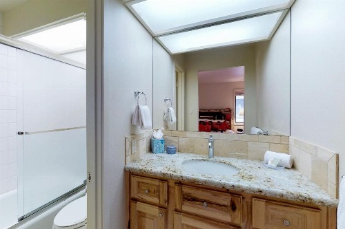 Cozy Cottonwood Getaway - image 4