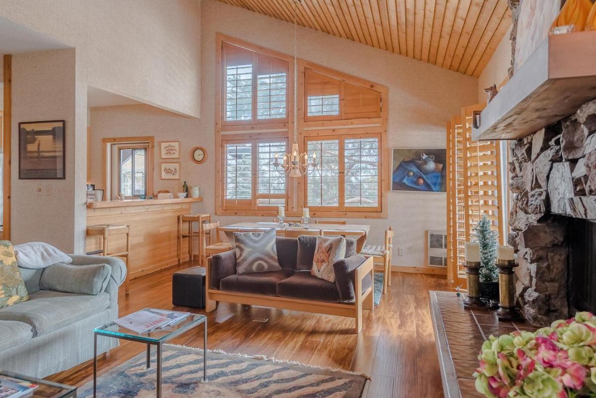 Wildflower Condo with access to Sun Valley pool hot tub tennis and golf - main image