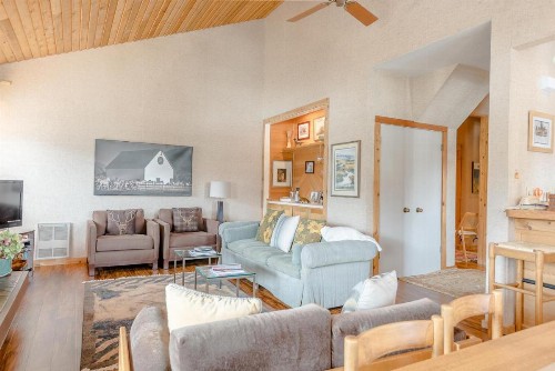 Wildflower Condo with access to Sun Valley pool hot tub tennis and golf - image 16
