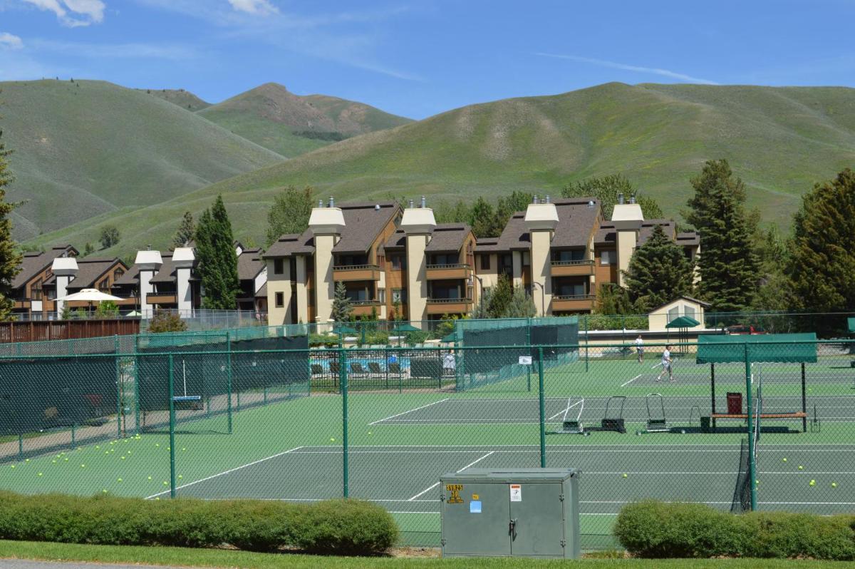 Wildflower Condo with access to Sun Valley pool hot tub tennis and golf - image 5