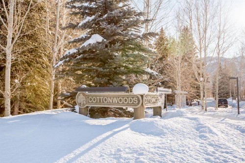 One bedroom Cottonwood with community pool hot tub tennis and golf - image 2