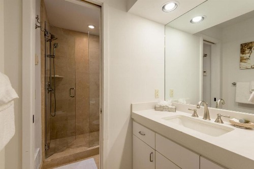 New Listing! Remodeled Condo Across from the Historic Sun Valley Lodge and Ice Rink - image 24