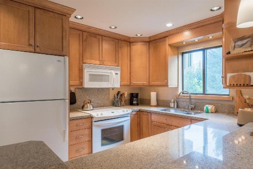 New Listing! Great Location Close to Sun Valley Lodge Ice Rink and Pavillion - image 29
