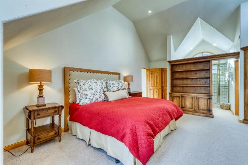 Lane Ranch Mountain Retreat - image 12