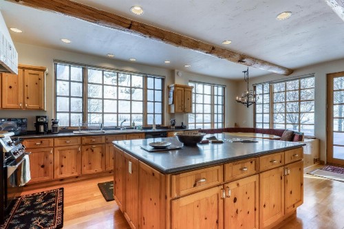 Lane Ranch Mountain Retreat - image 8
