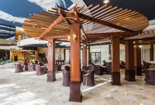 Days Hotel by Wyndham Thunderbird Beach Resort - image 10