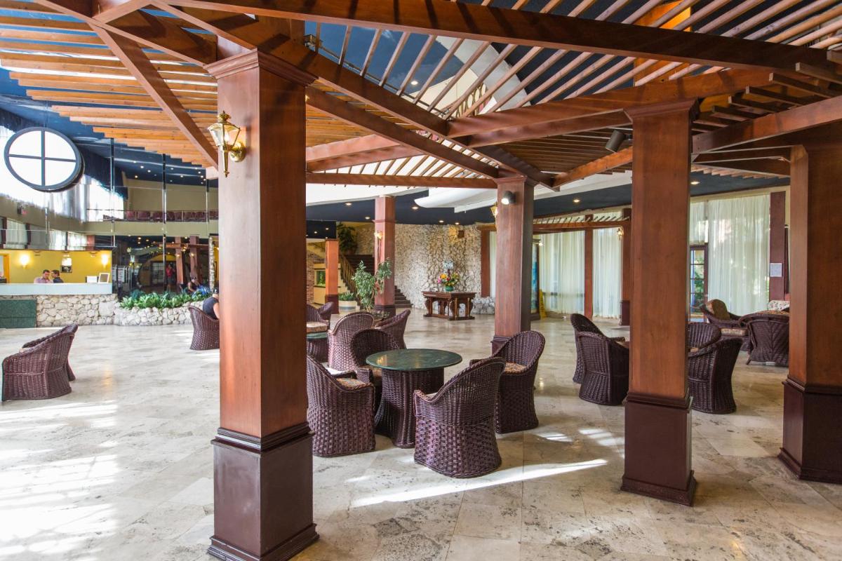 Days Hotel by Wyndham Thunderbird Beach Resort - image 7