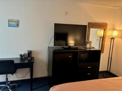 Quality Inn Sunnyside Heart of Wine Country - image 26