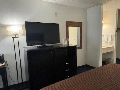 Quality Inn Sunnyside Heart of Wine Country - image 3