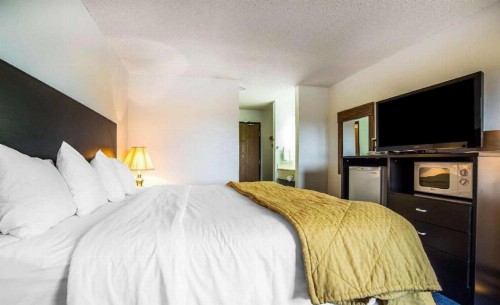 Quality Inn Sunnyside Heart of Wine Country - image 38