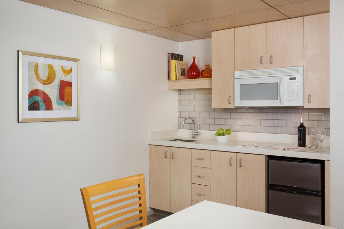 Corporate Inn Sunnyvale - All-Suite Hotel - image 3
