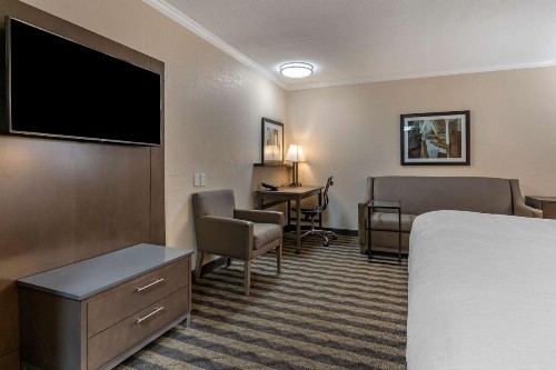 Best Western Silicon Valley Inn - image 22