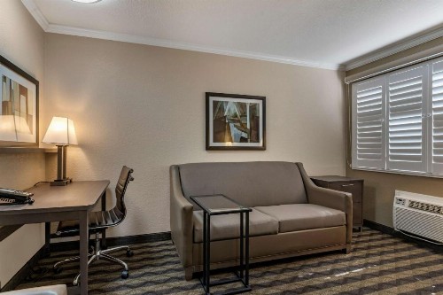 Best Western Silicon Valley Inn - image 23