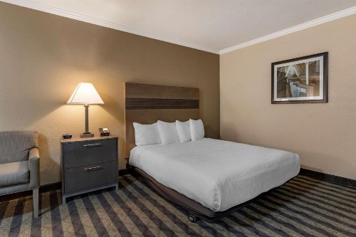 Best Western Silicon Valley Inn - image 27