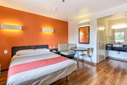Motel 6-Sunnyvale CA - North - image 4
