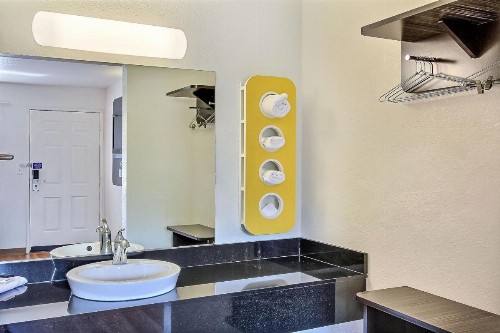 Motel 6-Sunnyvale CA - North - image 41