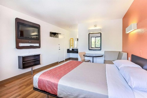 Motel 6-Sunnyvale CA - South - image 24