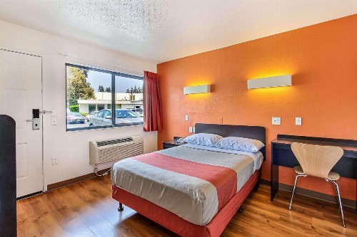 Motel 6-Sunnyvale CA - South - image 6