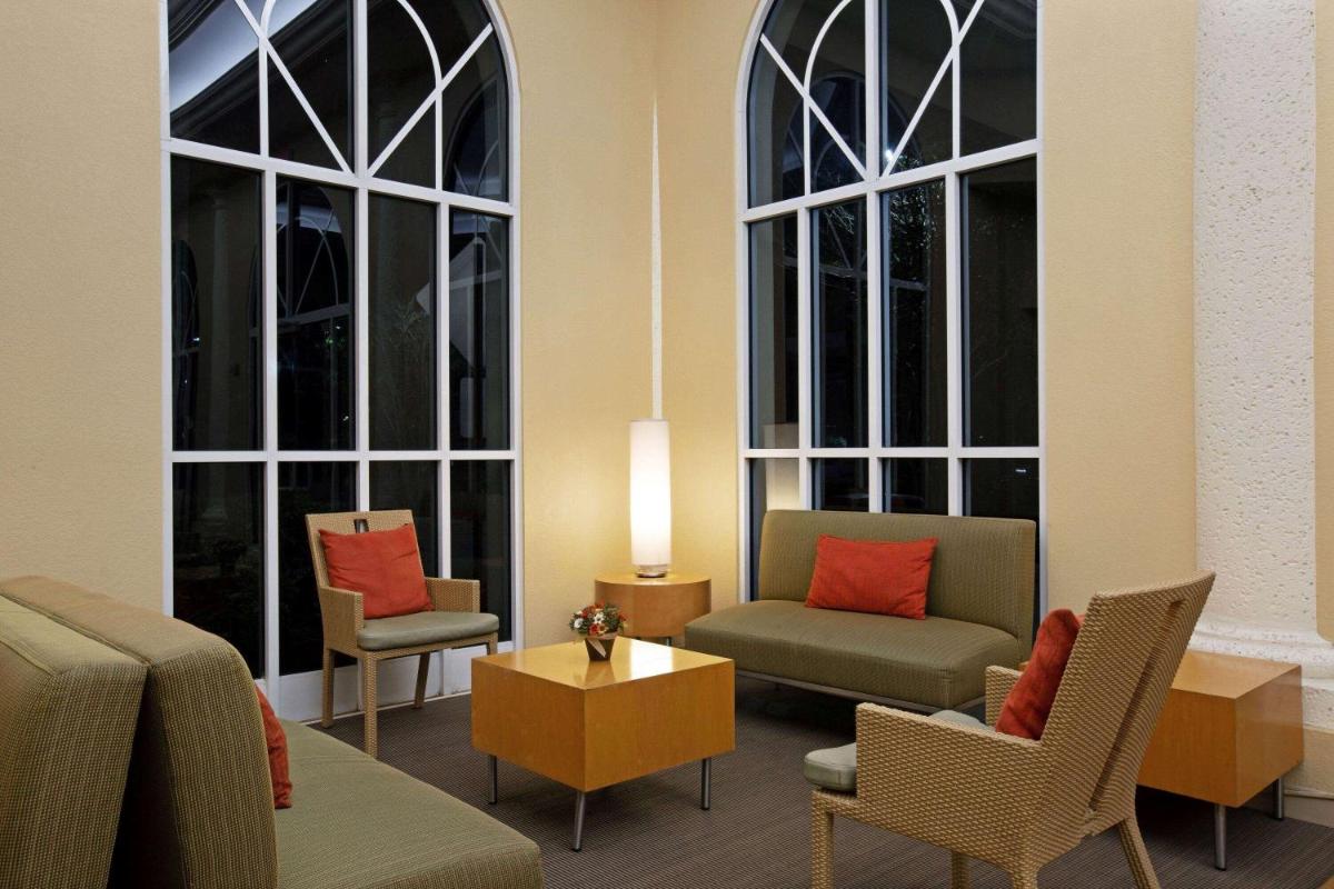 La Quinta by Wyndham Sunrise - image 7