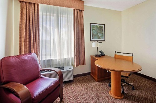 La Quinta by Wyndham Sunrise Sawgrass Mills - image 12
