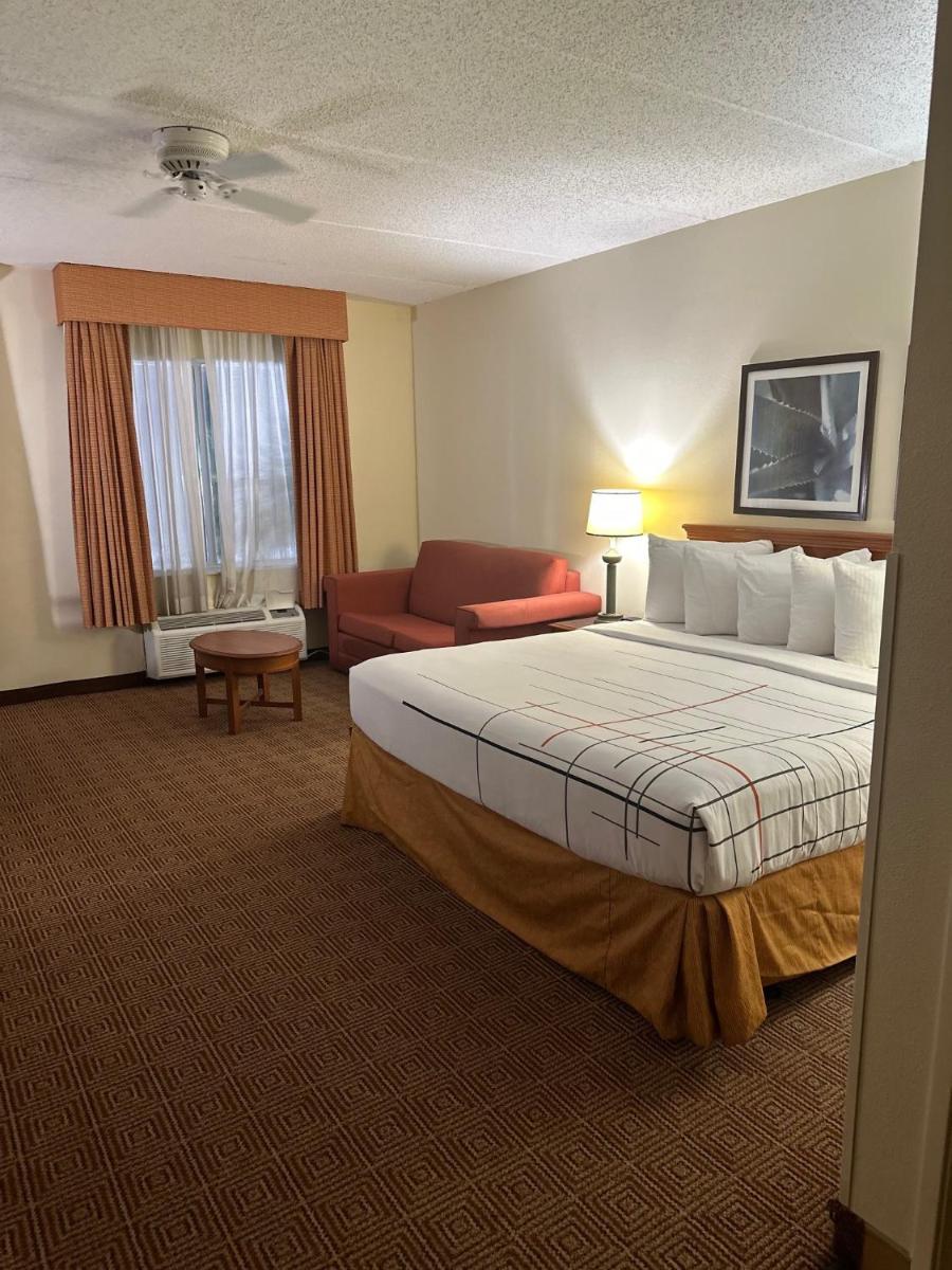 La Quinta by Wyndham Sunrise Sawgrass Mills - image 2