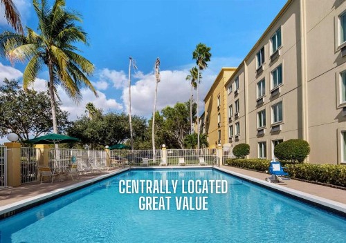 La Quinta by Wyndham Sunrise Sawgrass Mills - image 30