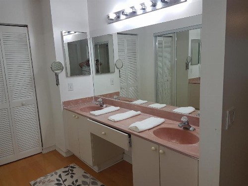 Master Luxury Room - image 4