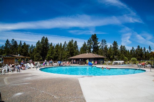 Bend-Sunriver Camping Resort Studio Cabin 8 - image 13