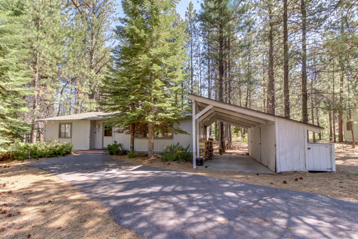 Cozy Jay Cabin - image 7