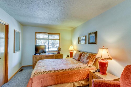 Central Lane 03 | Discover Sunriver - image 8
